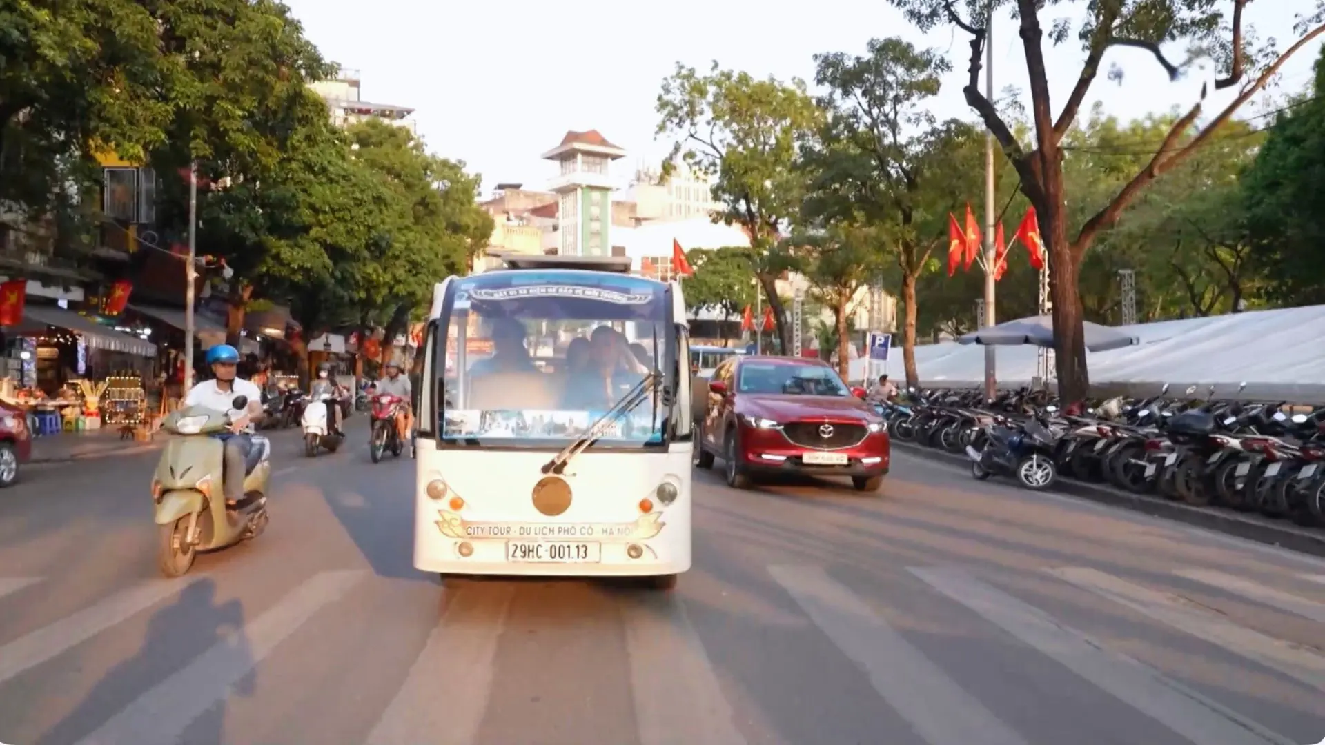 Những ‘đại sứ’ du lịch phố cổ | Người Hà Nội | 26/10/2025